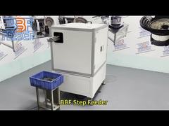 カスタマイズされたステップフィーダー自動金属部品振動コンベア供給システム